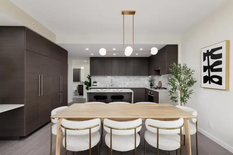 2507 4168 LOUGHEED HIGHWAY - photo 1 of 22