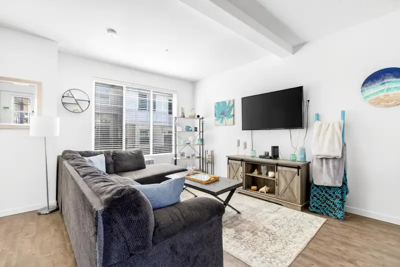 7 11272 240 STREET - photo 2 of 36