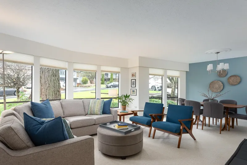 2376 KING ALBERT AVENUE - photo 3 of 25