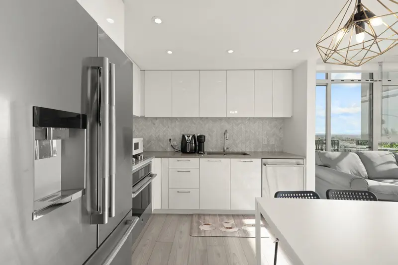 1405 3581 E KENT AVENUE NORTH - photo 2 of 25