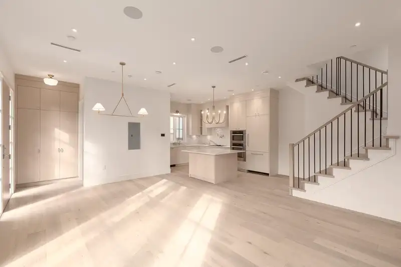 1 3165 W 14TH AVENUE - photo 3 of 27