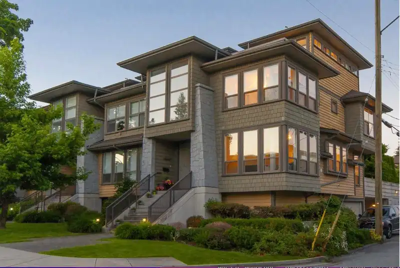 1650 ST GEORGES AVENUE - photo 1 of 31