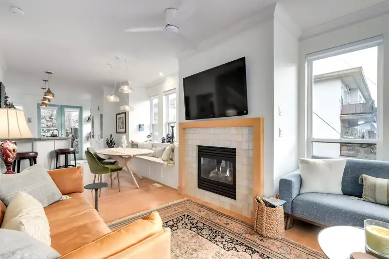 1650 ST GEORGES AVENUE - photo 4 of 31