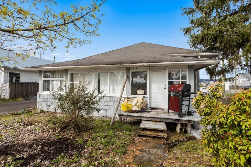 34595 2 AVENUE - photo 2 of 25