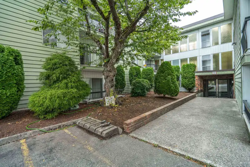 392C 8635 120 STREET - photo 2 of 26