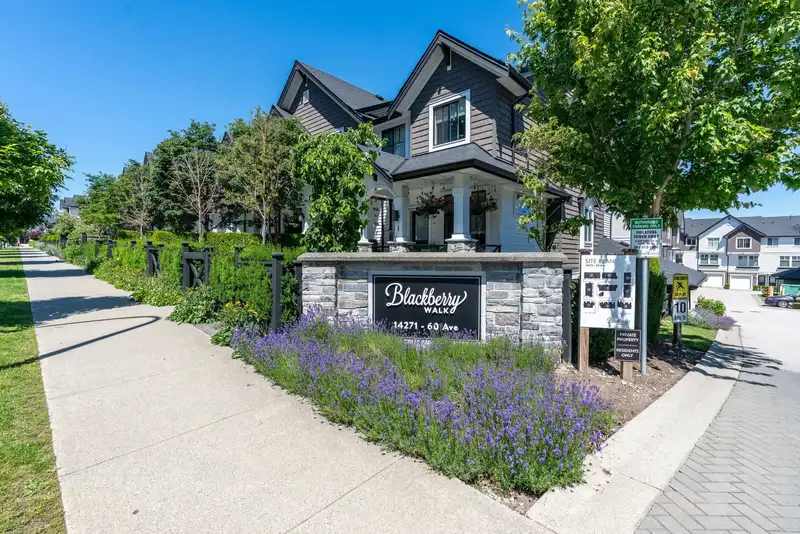 33 14271 60 AVENUE - photo 1 of 40