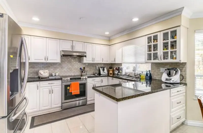 10451 STEVESTON HIGHWAY - photo 4 of 17