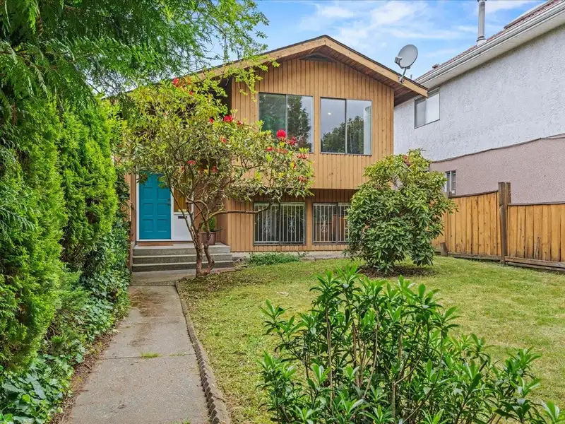 7611 OAK STREET - photo 1 of 39