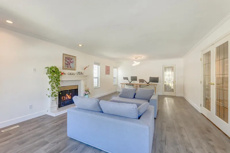 22970 126 AVENUE - photo 2 of 25