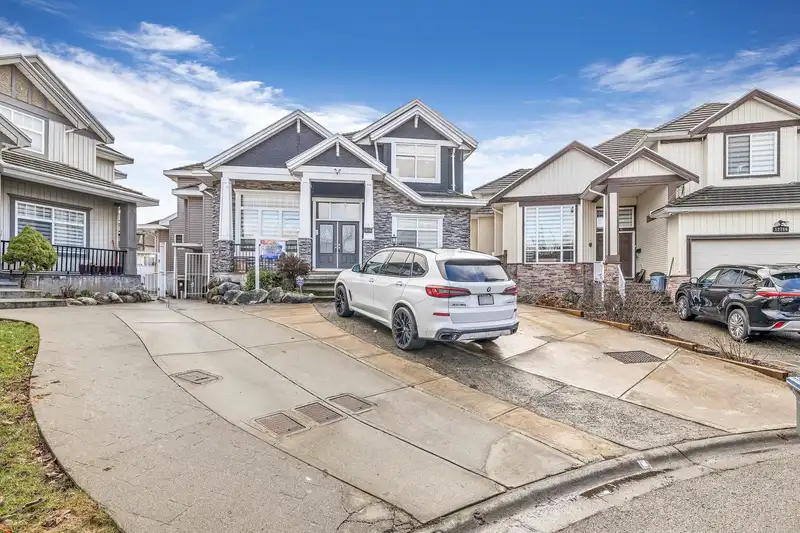 12778 67 AVENUE - photo 1 of 36