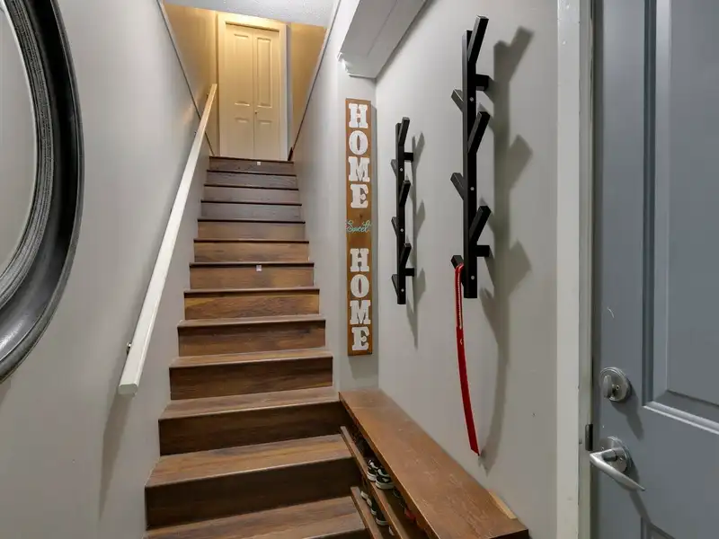 44 20875 80 AVENUE - photo 4 of 40
