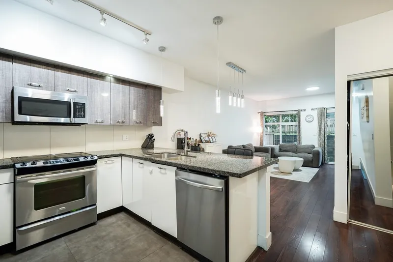 100 6299 144 STREET - photo 4 of 25