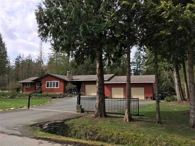 20075 FERNRIDGE CRESCENT - photo 1 of 8