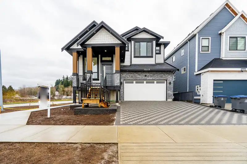 10648 124 STREET - photo 1 of 31