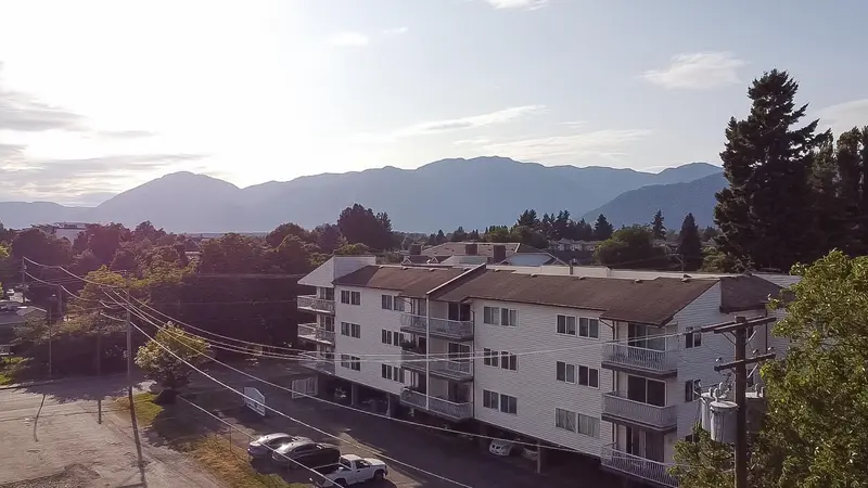 46235 PRINCESS AVENUE - photo 1 of 25