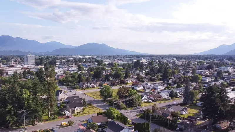 46235 PRINCESS AVENUE - photo 2 of 25