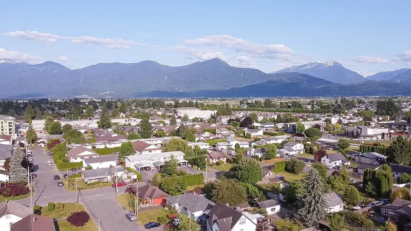 46235 PRINCESS AVENUE - photo 4 of 25