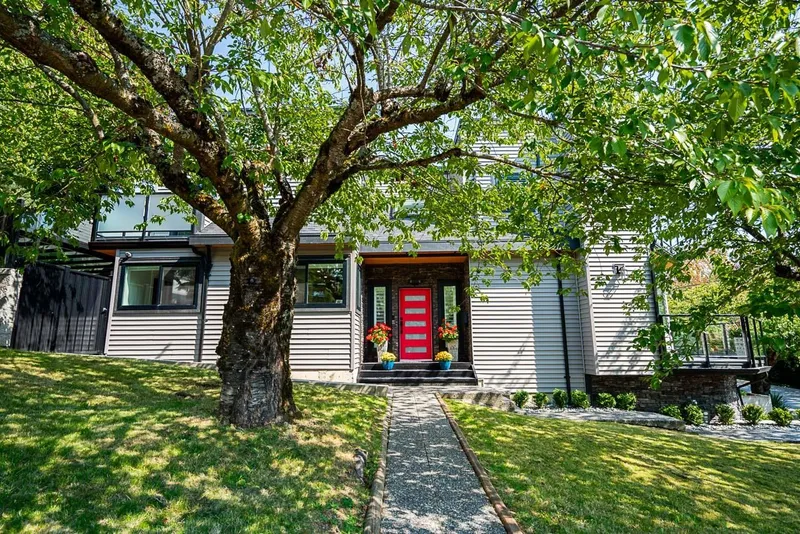 15807 COLUMBIA AVENUE - photo 3 of 25