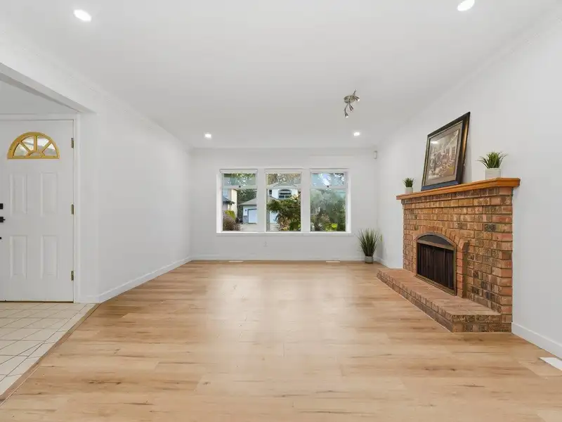 12201 NORTHPARK CRESCENT - photo 4 of 30