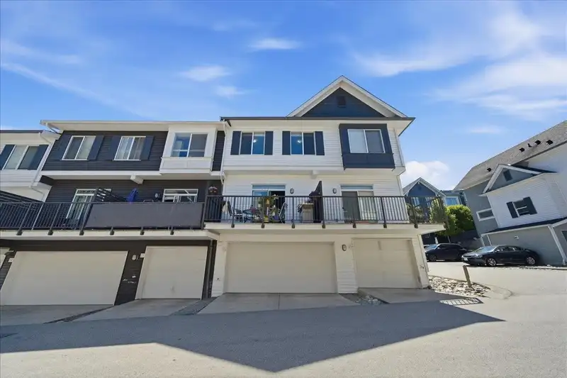 53 8130 136A STREET - photo 1 of 40