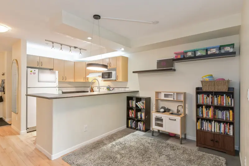 204 20200 56 AVENUE - photo 3 of 22