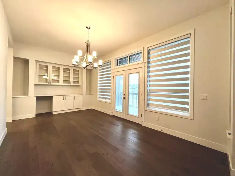 3561 SHEFFIELD AVENUE - photo 2 of 16