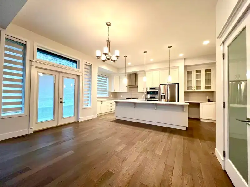 3561 SHEFFIELD AVENUE - photo 4 of 16