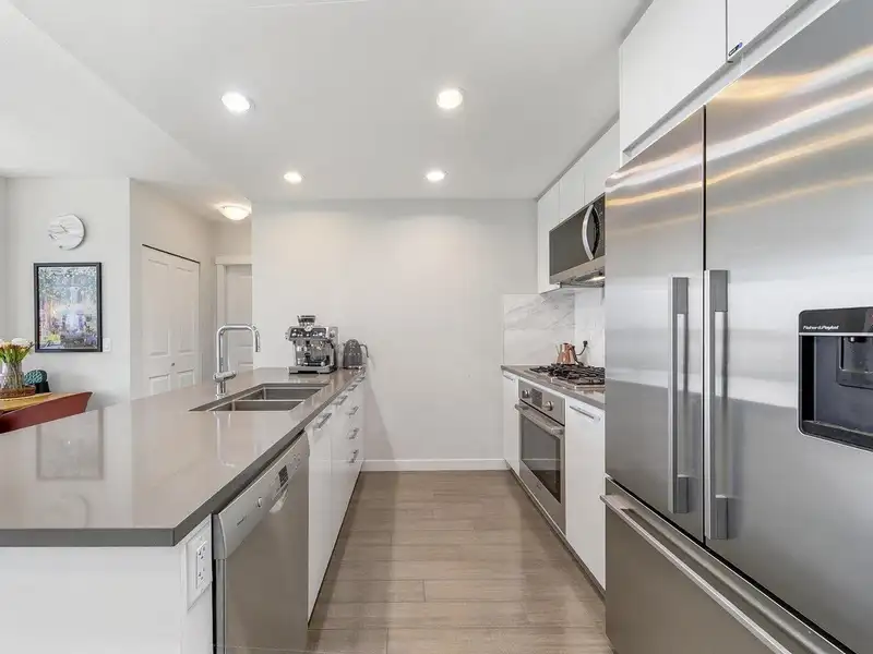711 3281 E KENT AVENUE NORTH - photo 3 of 21
