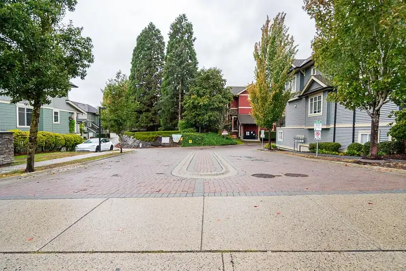 66 6575 192 STREET - photo 3 of 37