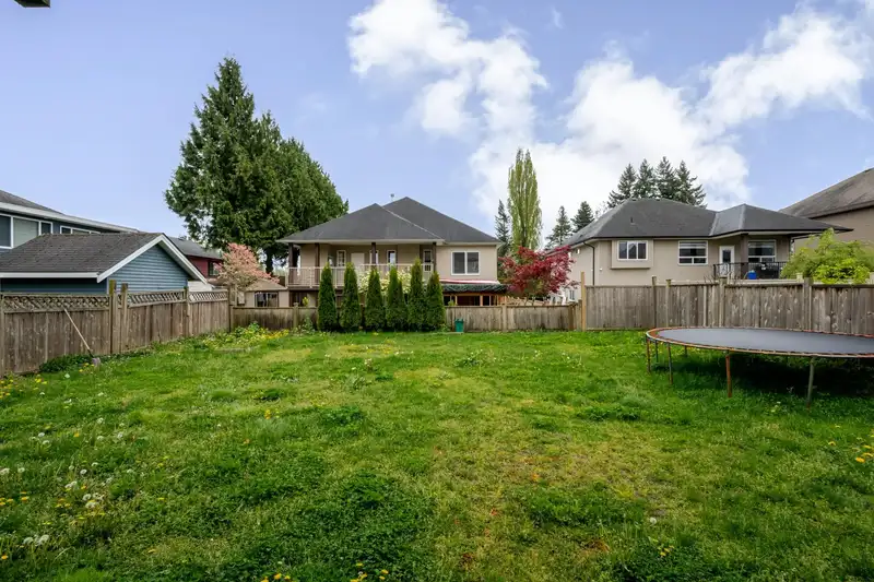 2737 CARRIAGE COURT - photo 4 of 40