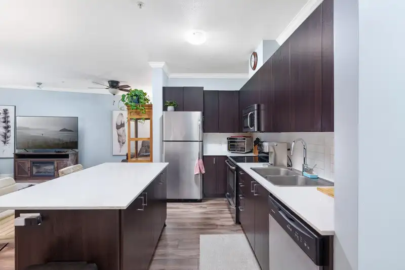 318 20460 DOUGLAS CRESCENT - photo 3 of 27