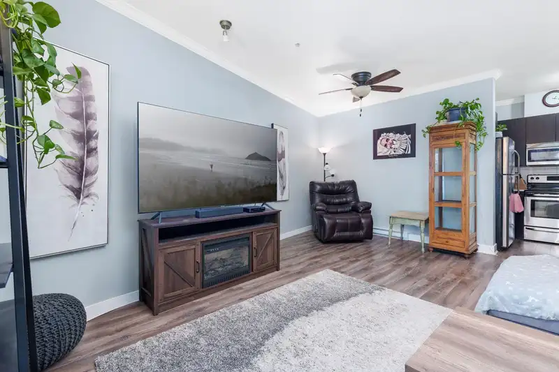 318 20460 DOUGLAS CRESCENT - photo 4 of 27
