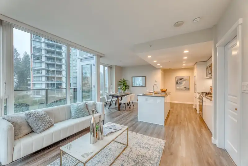 403 3100 WINDSOR GATE - photo 4 of 40
