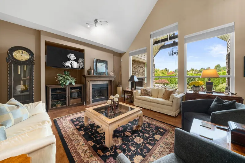 19 3300 157A STREET - photo 3 of 25