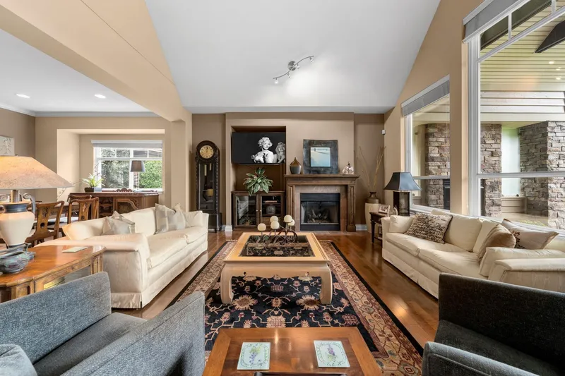 19 3300 157A STREET - photo 4 of 25