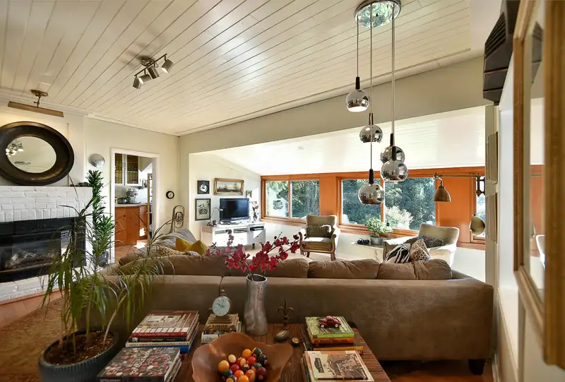 586 BALS LANE - photo 4 of 40
