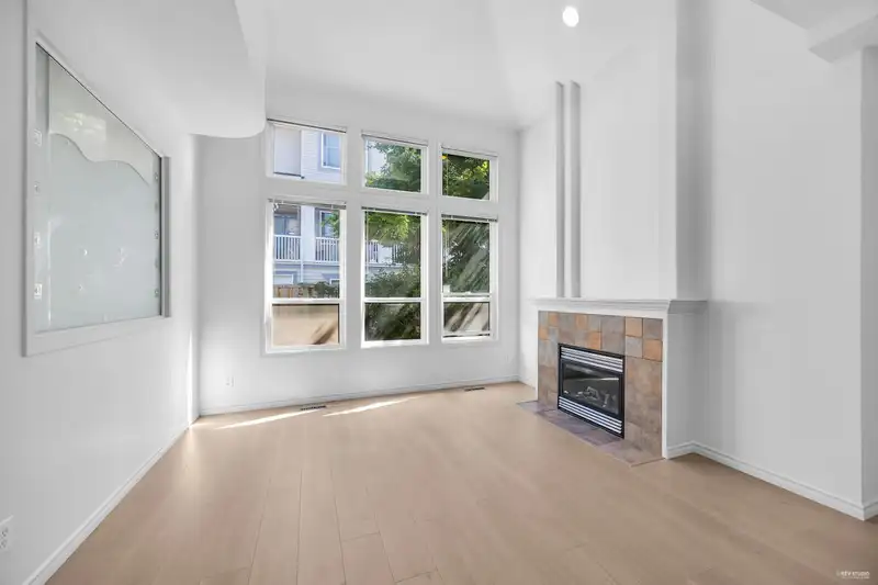 3 6811 LIVINGSTONE PLACE - photo 4 of 19
