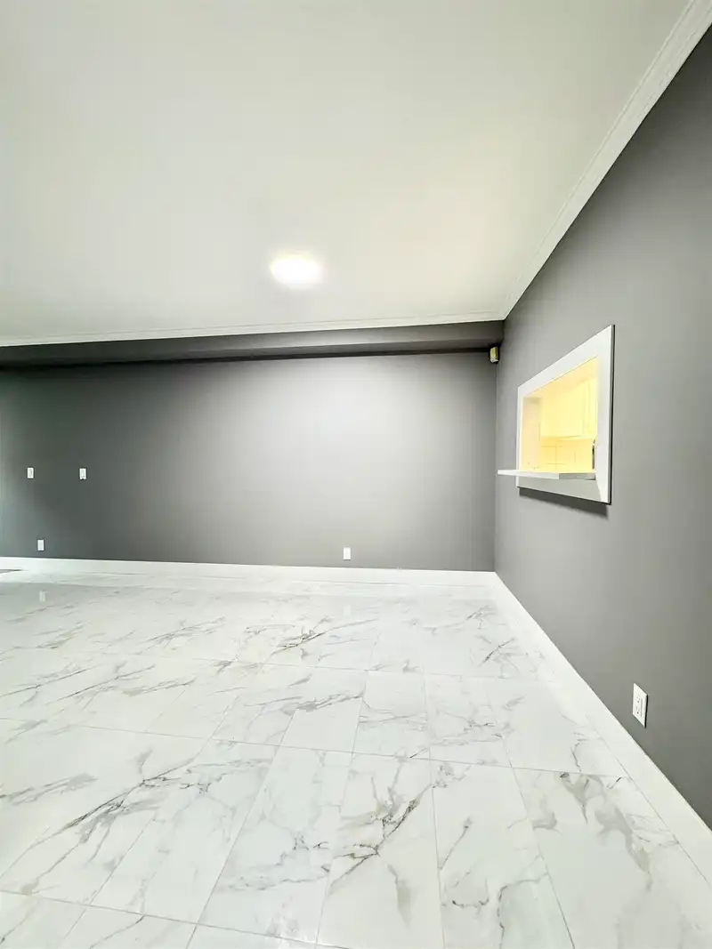 104 9865 140 STREET - photo 2 of 11