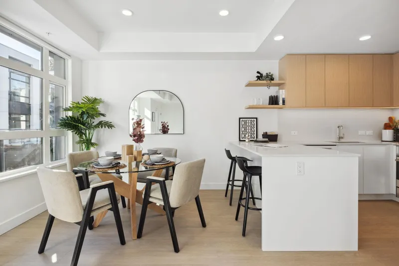 242 1014 W 47TH AVENUE - photo 3 of 12