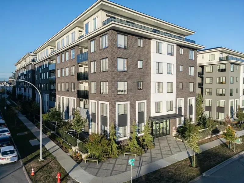 406 15815 85 AVENUE - photo 2 of 25