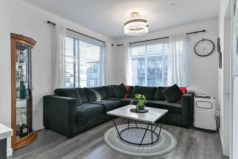 406 15815 85 AVENUE - photo 3 of 25