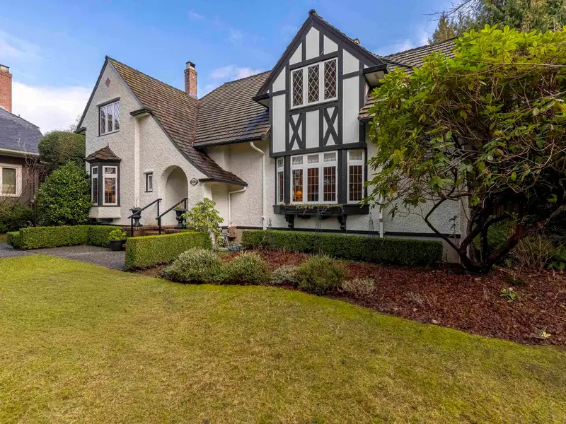 4388 ANGUS DRIVE - photo 4 of 25