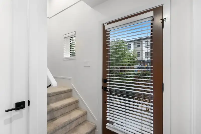 12 20150 81 AVENUE - photo 4 of 32