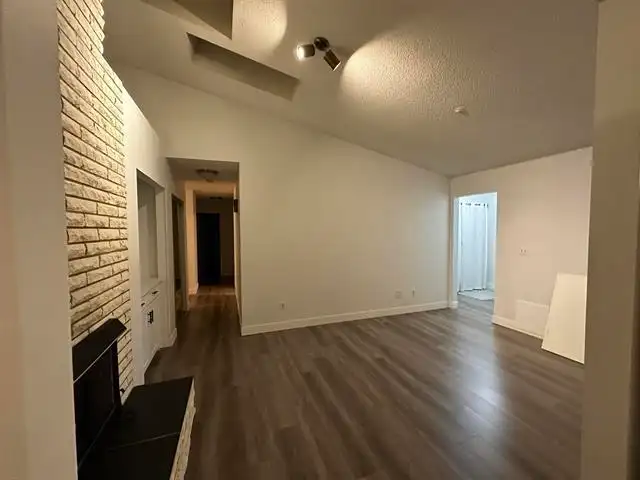 11515 COMMONWEALTH CRESCENT - photo 3 of 12