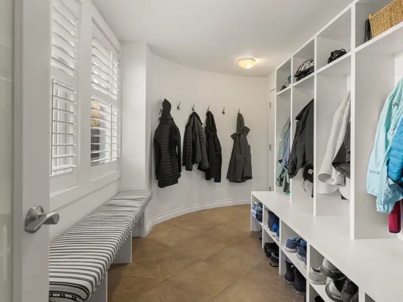 3862 W 38TH AVENUE - photo 4 of 40