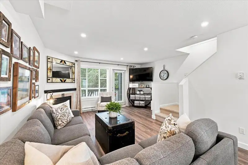 29 4787 57 STREET - photo 2 of 29