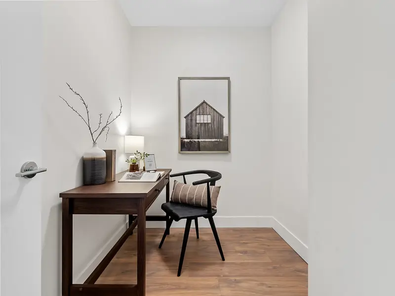 612 258 NELSON'S COURT - photo 4 of 25