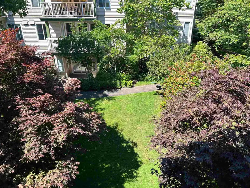 304 10665 139 STREET - photo 1 of 16