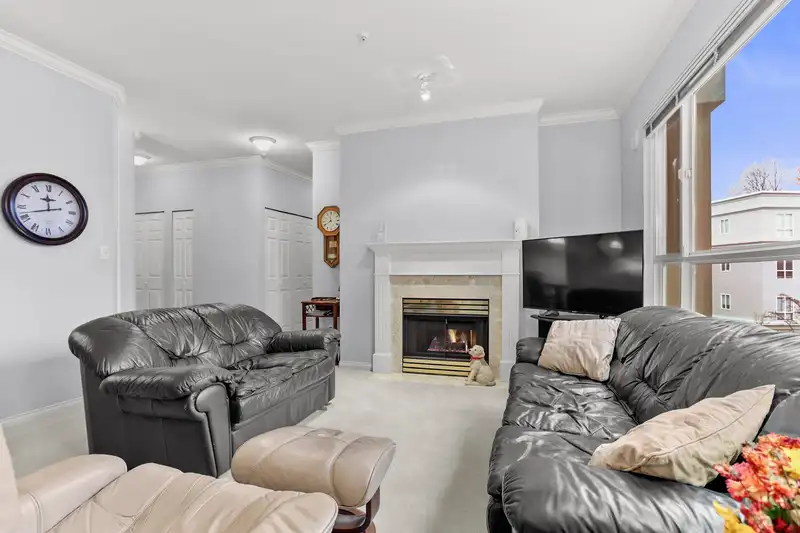 343 3098 GUILDFORD WAY - photo 4 of 40