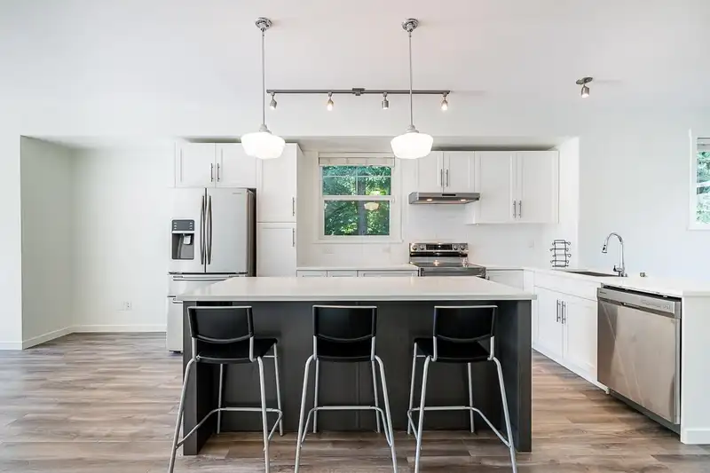 18 14905 60 AVENUE - photo 4 of 29